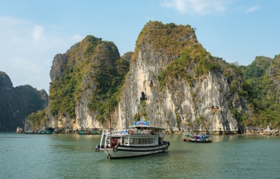 04831-Ha-Long-Bay (xiquinhosilva)  [flickr.com]  CC BY 
Informazioni sulla licenza disponibili sotto 'Prova delle fonti di immagine'