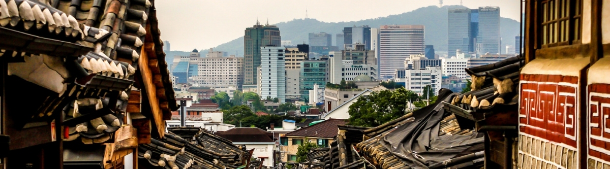 Bukchon Hanok Village, Seoul, South Korea (Doug  Sun Beams)  [flickr.com]  CC BY 
Informazioni sulla licenza disponibili sotto 'Prova delle fonti di immagine'