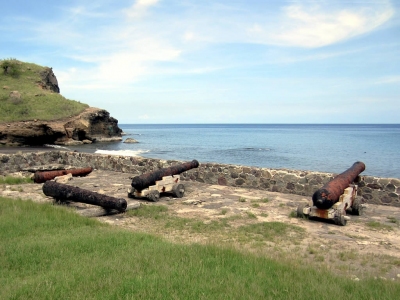 Carr's Bay Gun Battery (David Stanley)  [flickr.com]  CC BY 
Informazioni sulla licenza disponibili sotto 'Prova delle fonti di immagine'