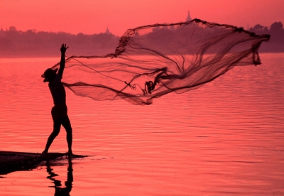 Casting a Net Irrawaddy (Roderick Eime)  [flickr.com]  CC BY-ND 
Informazioni sulla licenza disponibili sotto 'Prova delle fonti di immagine'