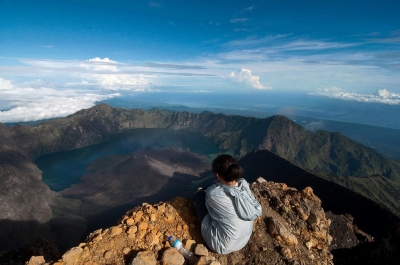 Climbing Journal Mount Rinjani package (Trekking Rinjani)  [flickr.com]  CC BY 
Informazioni sulla licenza disponibili sotto 'Prova delle fonti di immagine'