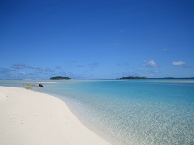 Cook Islands Beach (Benedict Adam)  [flickr.com]  CC BY 
Informazioni sulla licenza disponibili sotto 'Prova delle fonti di immagine'
