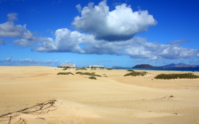 Corralejo, Fuerteventura (Andy Mitchell)  [flickr.com]  CC BY-SA 
Informazioni sulla licenza disponibili sotto 'Prova delle fonti di immagine'
