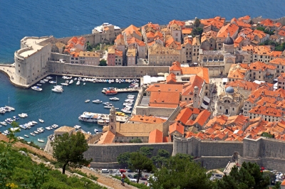 Croatia-01756 - Old Port Dubrovnik (Dennis Jarvis)  [flickr.com]  CC BY-SA 
Informazioni sulla licenza disponibili sotto 'Prova delle fonti di immagine'