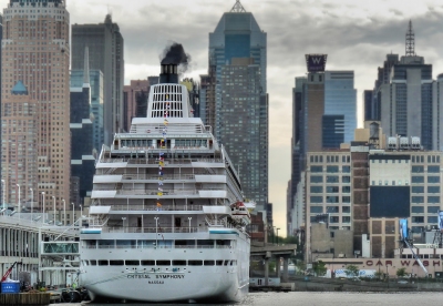 Crystal Symphony on 47th Street (joiseyshowaa)  [flickr.com]  CC BY-SA 
Informazioni sulla licenza disponibili sotto 'Prova delle fonti di immagine'