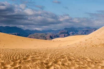 dunes maspalomas - gran canaria (Tobias Scheck)  [flickr.com]  CC BY 
Informazioni sulla licenza disponibili sotto 'Prova delle fonti di immagine'