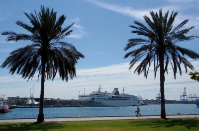 El Crucero Grand Voyager en el puerto de Las Palmas de Gran Canaria. (El Coleccionista de Instantes  Fotografía & Video)  [flickr.com]  CC BY-SA 
Informazioni sulla licenza disponibili sotto 'Prova delle fonti di immagine'