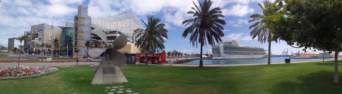 El MegaCrucero Azura en Las Palmas de Gran Canaria (19 Julio 2014) (El Coleccionista de Instantes  Fotografía & Video)  [flickr.com]  CC BY-SA 
Informazioni sulla licenza disponibili sotto 'Prova delle fonti di immagine'