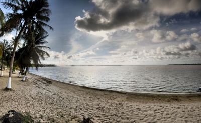 Lac Togo - 9-10-2011 - 15h48 (Panoramas)  [flickr.com]  CC BY-ND 
Informazioni sulla licenza disponibili sotto 'Prova delle fonti di immagine'