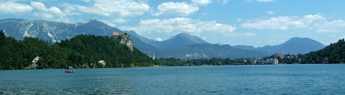LakeBled 0815 1050095a (Ross Elliott)  [flickr.com]  CC BY 
Informazioni sulla licenza disponibili sotto 'Prova delle fonti di immagine'