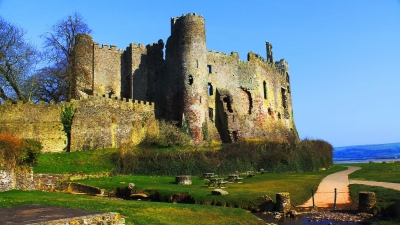 Laugharne Castle Wales #dailyshoot (Les Haines)  [flickr.com]  CC BY 
Informazioni sulla licenza disponibili sotto 'Prova delle fonti di immagine'