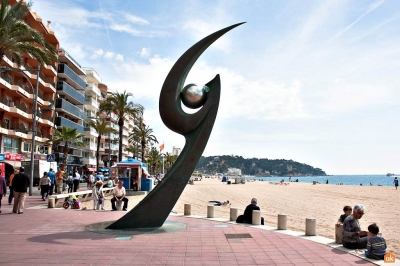 LLORET DE MAR (OK Apartment)  [flickr.com]  CC BY 
Informazioni sulla licenza disponibili sotto 'Prova delle fonti di immagine'