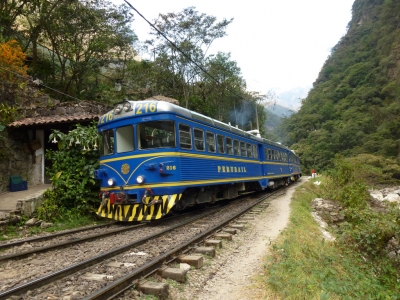 Machu Picchu Train (tacowitte)  [flickr.com]  CC BY 
Informazioni sulla licenza disponibili sotto 'Prova delle fonti di immagine'
