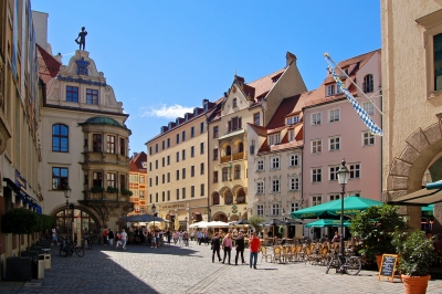 München - Altstadt (15) - Hofbräuhaus (Pixelteufel)  [flickr.com]  CC BY 
Informazioni sulla licenza disponibili sotto 'Prova delle fonti di immagine'