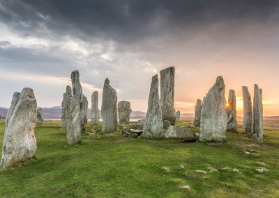 More Callanish Stones (Chris Combe)  [flickr.com]  CC BY 
Informazioni sulla licenza disponibili sotto 'Prova delle fonti di immagine'