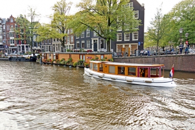 Netherlands-4481B - Boats of all Kinds (Dennis Jarvis)  [flickr.com]  CC BY-SA 
Informazioni sulla licenza disponibili sotto 'Prova delle fonti di immagine'