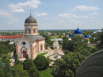 Noul Neamts monastery is located 5 km from Tiraspol city in the village of Chitcani. (Clay Gilliland)  [flickr.com]  CC BY-SA 
Informazioni sulla licenza disponibili sotto 'Prova delle fonti di immagine'