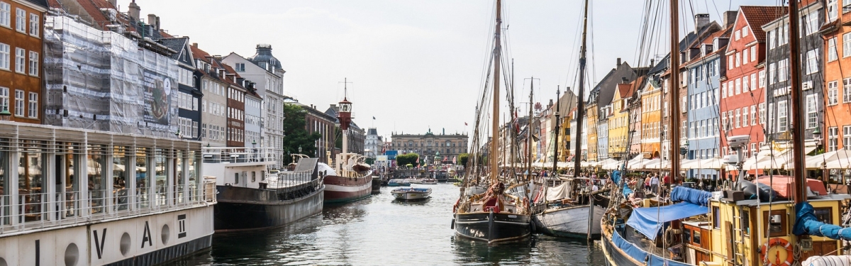 Nyhavn (Susanne Nilsson)  [flickr.com]  CC BY-SA 
Informazioni sulla licenza disponibili sotto 'Prova delle fonti di immagine'