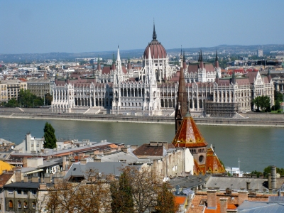 Parliament Building (Broadbandito)  [flickr.com]  CC BY 
Informazioni sulla licenza disponibili sotto 'Prova delle fonti di immagine'