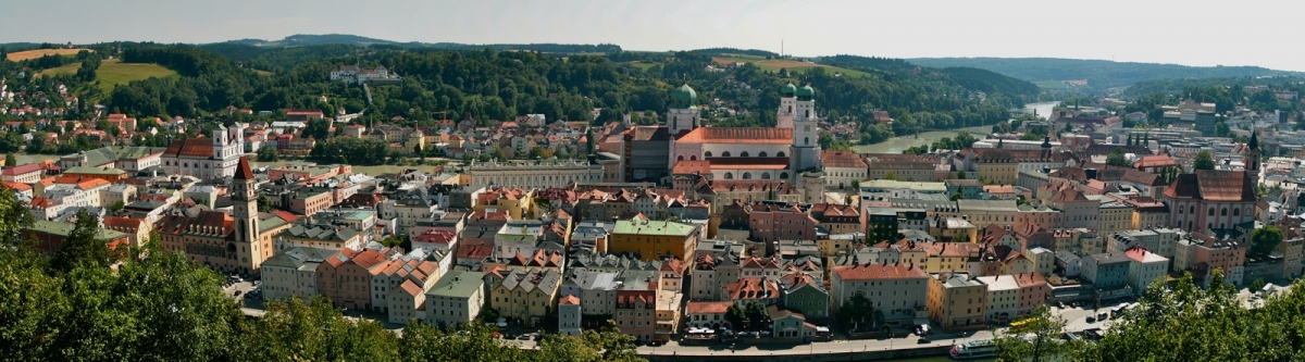 Passau Panorama from Ludwigsteig (François  Philipp)  [flickr.com]  CC BY 
Informazioni sulla licenza disponibili sotto 'Prova delle fonti di immagine'