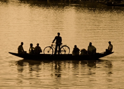 River Crossing (John Pavelka)  [flickr.com]  CC BY 
Informazioni sulla licenza disponibili sotto 'Prova delle fonti di immagine'