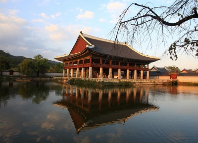 Seoul Gyeongbok Palace (Bridget Coila)  [flickr.com]  CC BY-SA 
Informazioni sulla licenza disponibili sotto 'Prova delle fonti di immagine'