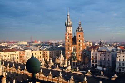 St. Mary's church in Krakow (Pawel Pacholec)  [flickr.com]  CC BY 
Informazioni sulla licenza disponibili sotto 'Prova delle fonti di immagine'