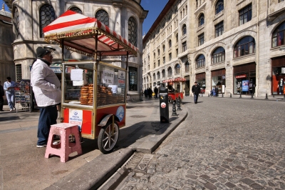 Street Vendors (Miguel Virkkunen Carvalho)  [flickr.com]  CC BY 
Informazioni sulla licenza disponibili sotto 'Prova delle fonti di immagine'