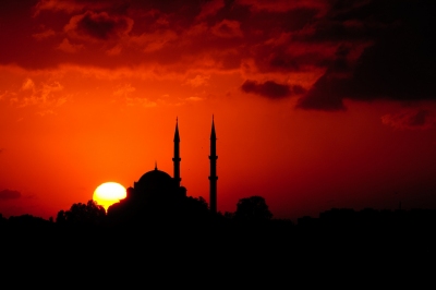 sunset mosque (Matthias Rhomberg)  [flickr.com]  CC BY 
Informazioni sulla licenza disponibili sotto 'Prova delle fonti di immagine'