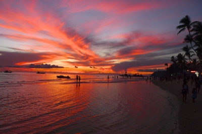 Sunset on Boracay (Chris Nener)  [flickr.com]  CC BY-ND 
Informazioni sulla licenza disponibili sotto 'Prova delle fonti di immagine'