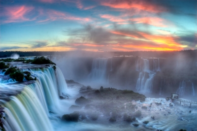 Sunset over Iguazu (SF Brit)  [flickr.com]  CC BY 
Informazioni sulla licenza disponibili sotto 'Prova delle fonti di immagine'