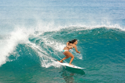 Surfing on the North Shore - near Sunset Beach (Daniel Ramirez)  [flickr.com]  CC BY 
Informazioni sulla licenza disponibili sotto 'Prova delle fonti di immagine'