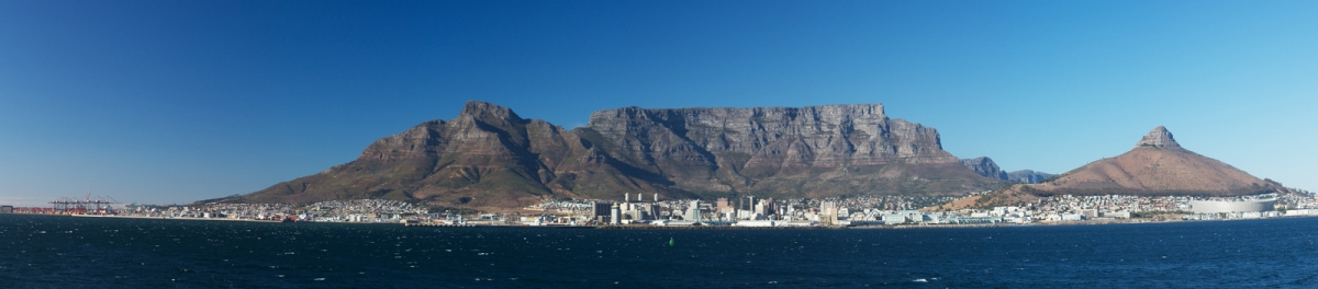table mountain Panorama, Capetown (Brian Gratwicke)  [flickr.com]  CC BY 
Informazioni sulla licenza disponibili sotto 'Prova delle fonti di immagine'