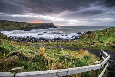The Giant's Causeway, Co. Antrim, Northern Ireland (Giuseppe Milo)  [flickr.com]  CC BY 
Informazioni sulla licenza disponibili sotto 'Prova delle fonti di immagine'