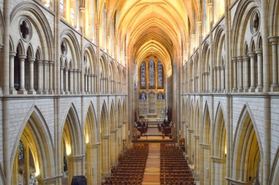 Truro Cathedral, Cornwall (JackPeasePhotography)  [flickr.com]  CC BY 
Informazioni sulla licenza disponibili sotto 'Prova delle fonti di immagine'
