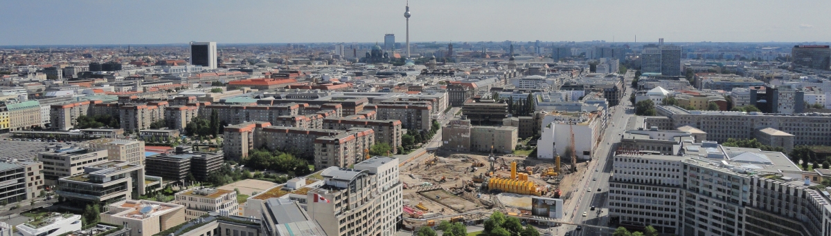 View from the Sonycentre, Berlin, Germany (Berit Watkin)  [flickr.com]  CC BY 
Informazioni sulla licenza disponibili sotto 'Prova delle fonti di immagine'