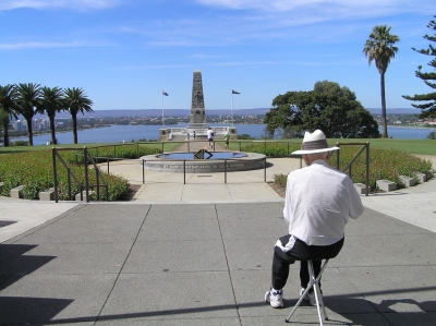 War Memorial, King's Garden, Perth (Dr. Umesh Behari Mathur)  [flickr.com]  CC BY 
Informazioni sulla licenza disponibili sotto 'Prova delle fonti di immagine'