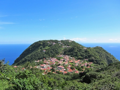 Windwardside, Saba (Richie Diesterheft)  [flickr.com]  CC BY-SA 
Informazioni sulla licenza disponibili sotto 'Prova delle fonti di immagine'