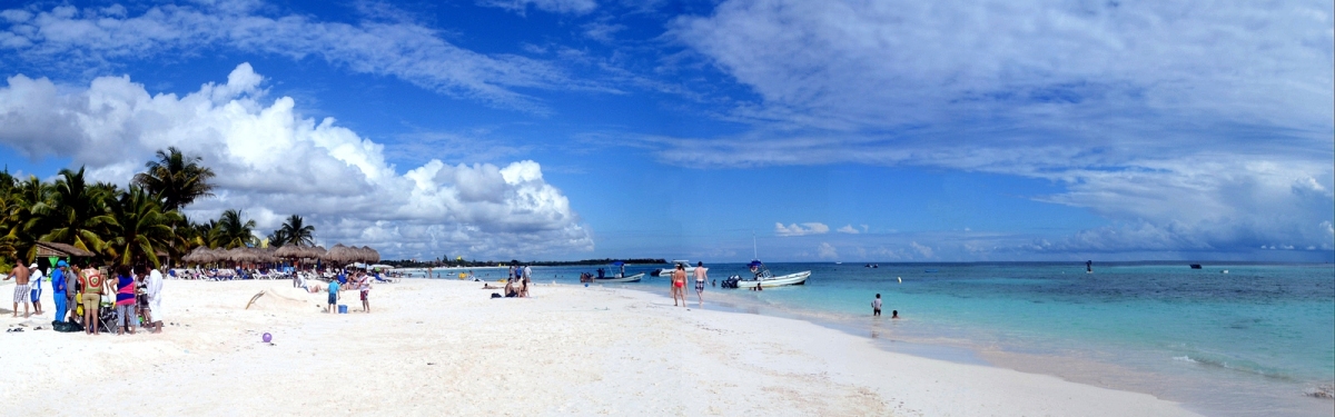 Xpu Ha beach Riviera Maya Mexico . Panorama. Nikon D3100.DSC_0704-0711. (Robert Pittman)  [flickr.com]  CC BY-ND 
Informazioni sulla licenza disponibili sotto 'Prova delle fonti di immagine'